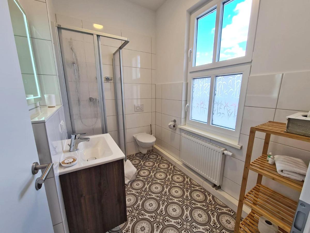 Hotel Gleis 3Viertel جينا المظهر الخارجي الصورة
