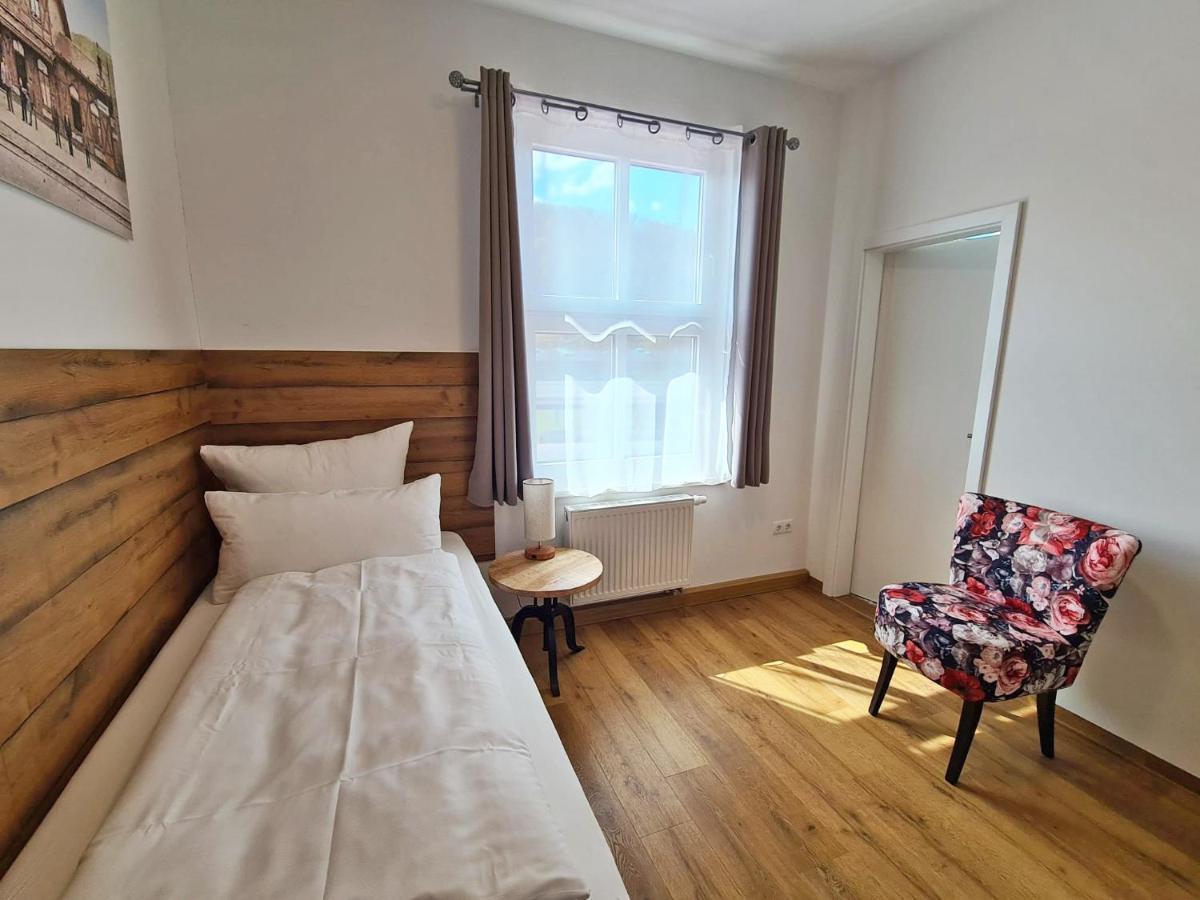 Hotel Gleis 3Viertel جينا المظهر الخارجي الصورة